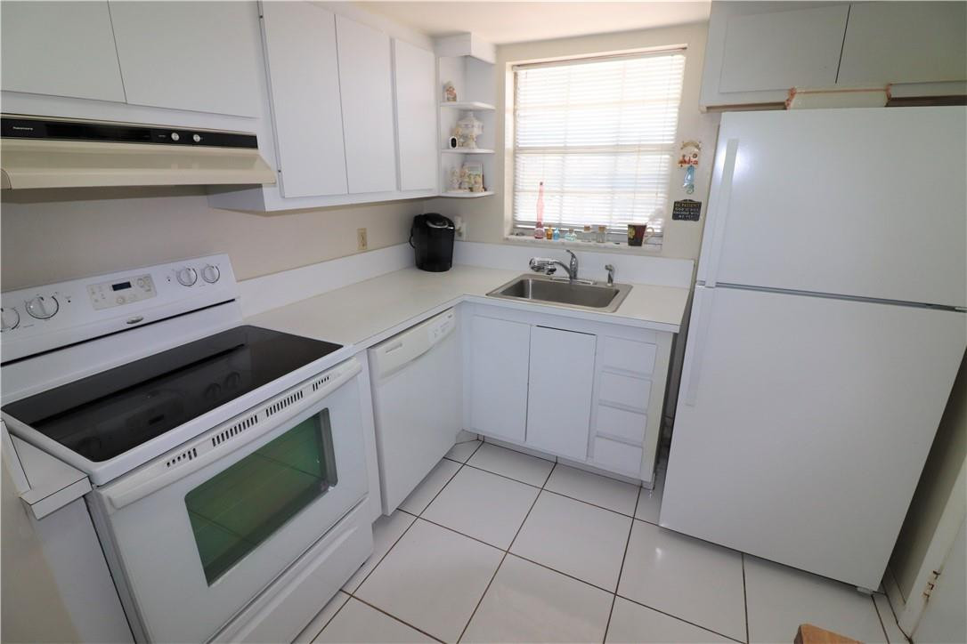 410 Wilma Circle, Unit 303 Riviera Beach, FL 33404 - Photo 11 of 16 Photo 11