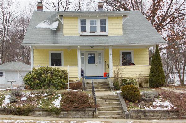 9 Dellwood Road Worcester, MA 01602 - Photo 2 of 18 Gallery Image 2
