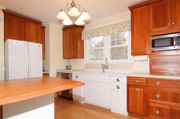 9 Dellwood Road Worcester, MA 01602 - Photo 5 of 18 Gallery Image 5
