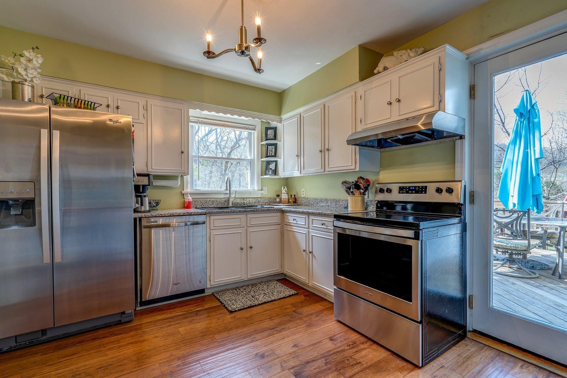 2649 Nottingham Road Southeast Roanoke, VA 24014 - Photo 11 of 30 013-306190-DSC00286_87_88_89_90_7499400