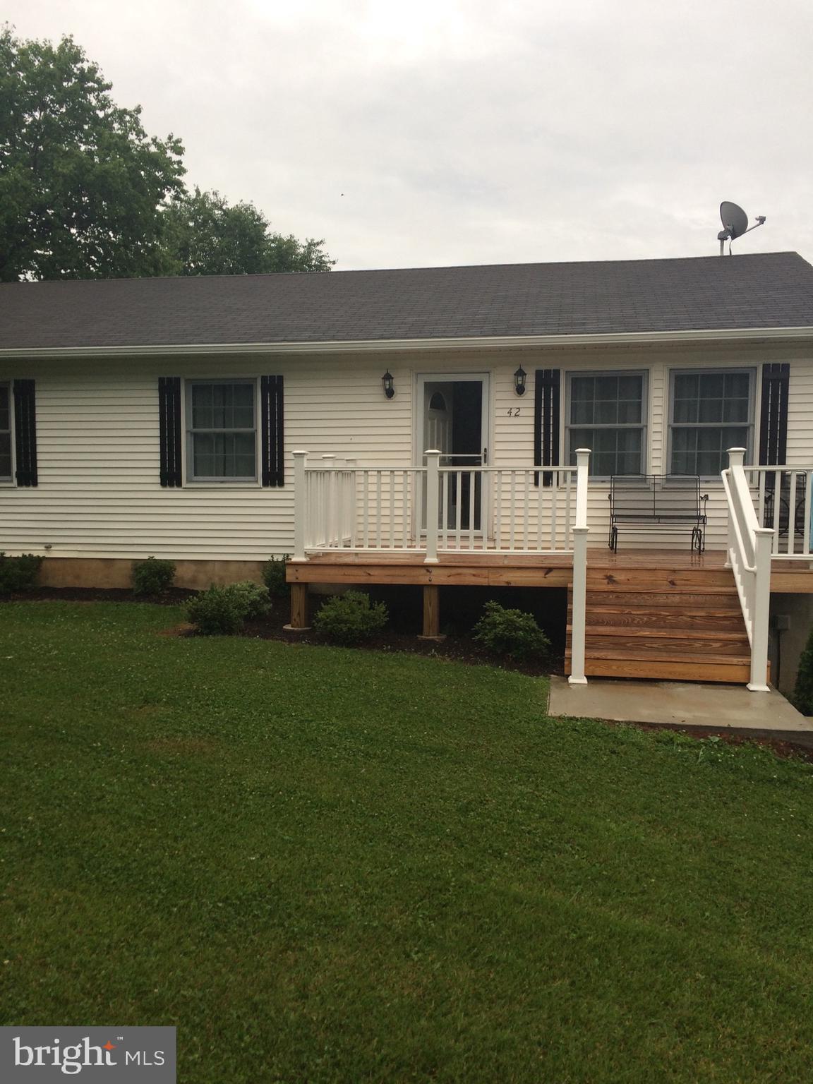 42 Roop Road Rising Sun, MD 21911 - Photo 2 of 18 New deck vinyl railing