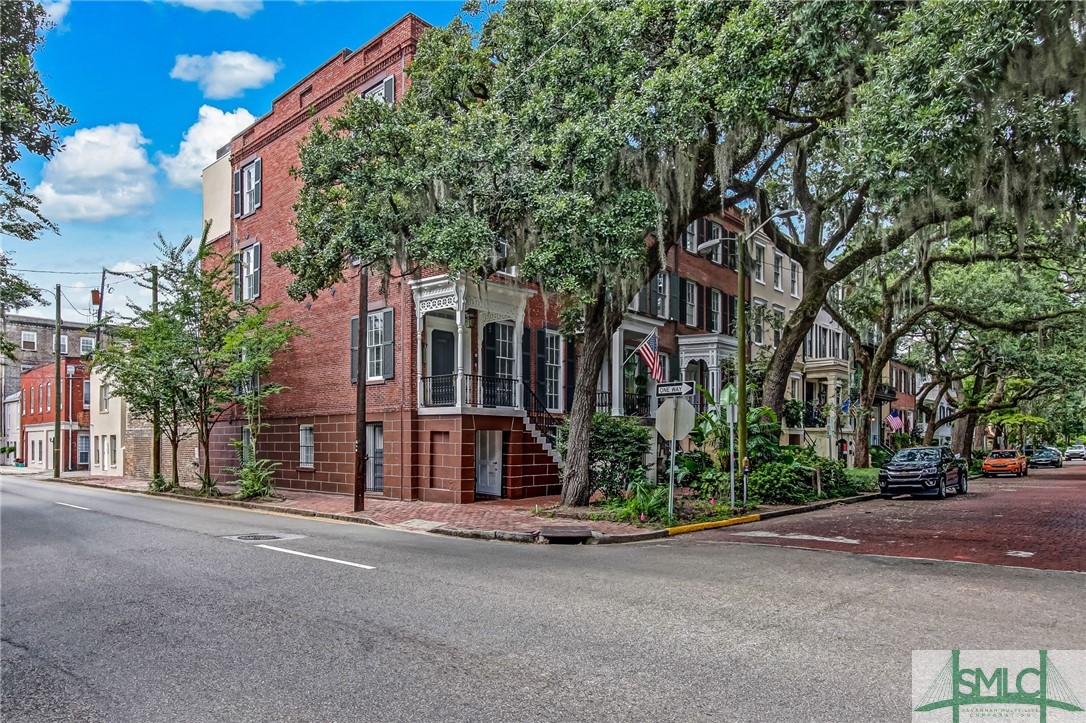 31 East Jones Street, Unit PARLOR 2 Savannah, GA 31401 - Photo 1 of 22