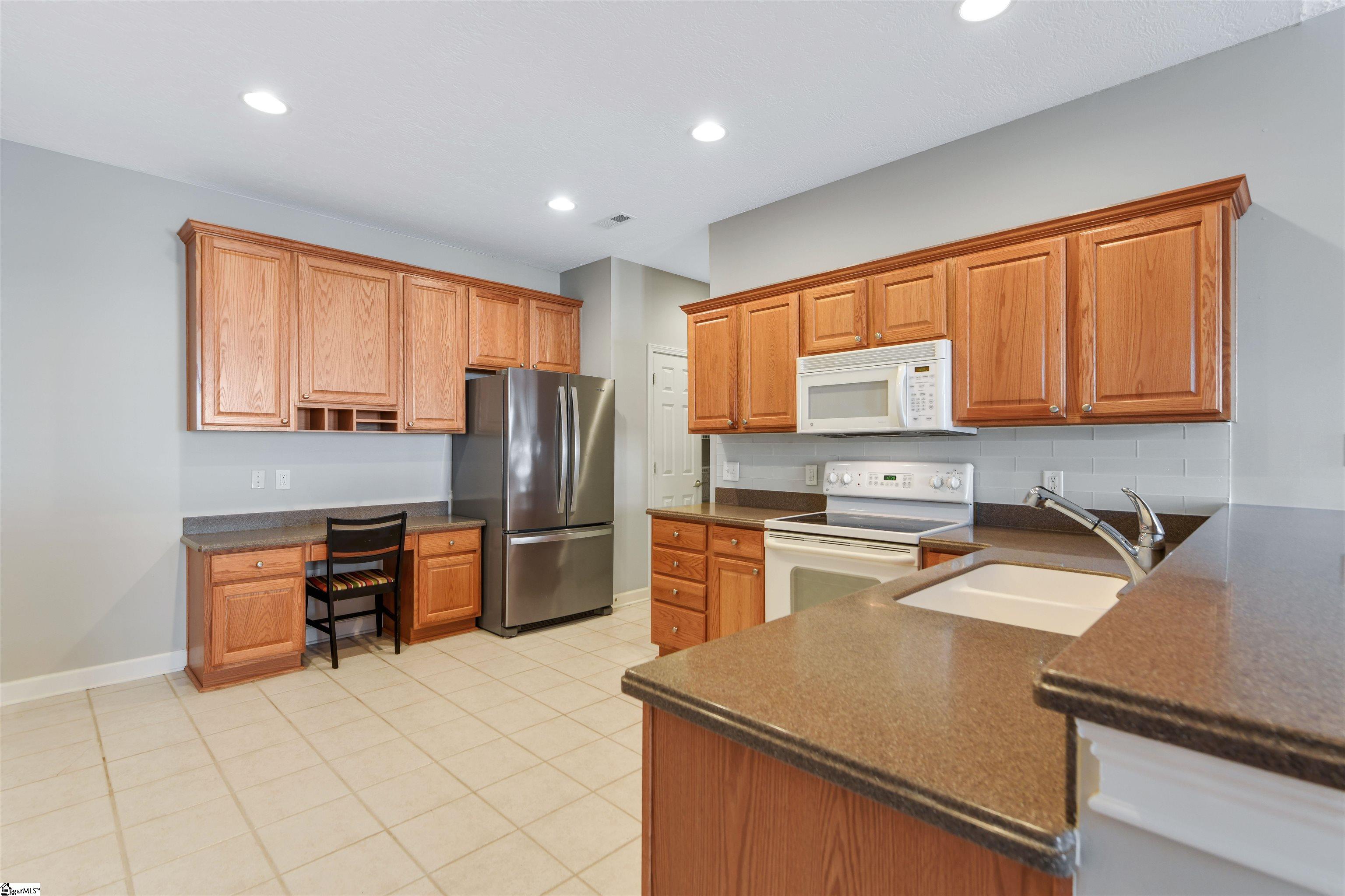 122 Fudora Circle Simpsonville, SC 29681 - Photo 5 of 32