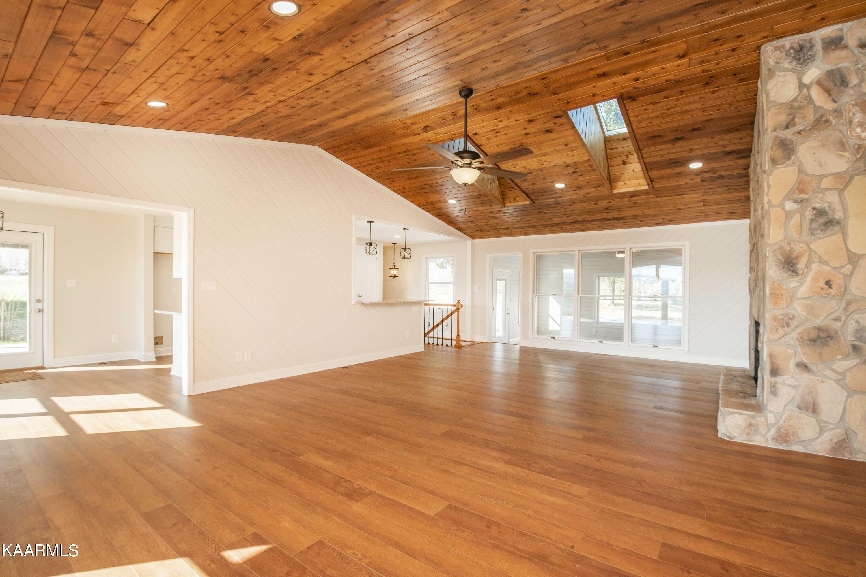 8107 Coppock Road Corryton, TN 37721 - Photo 11 of 50 living 2_1