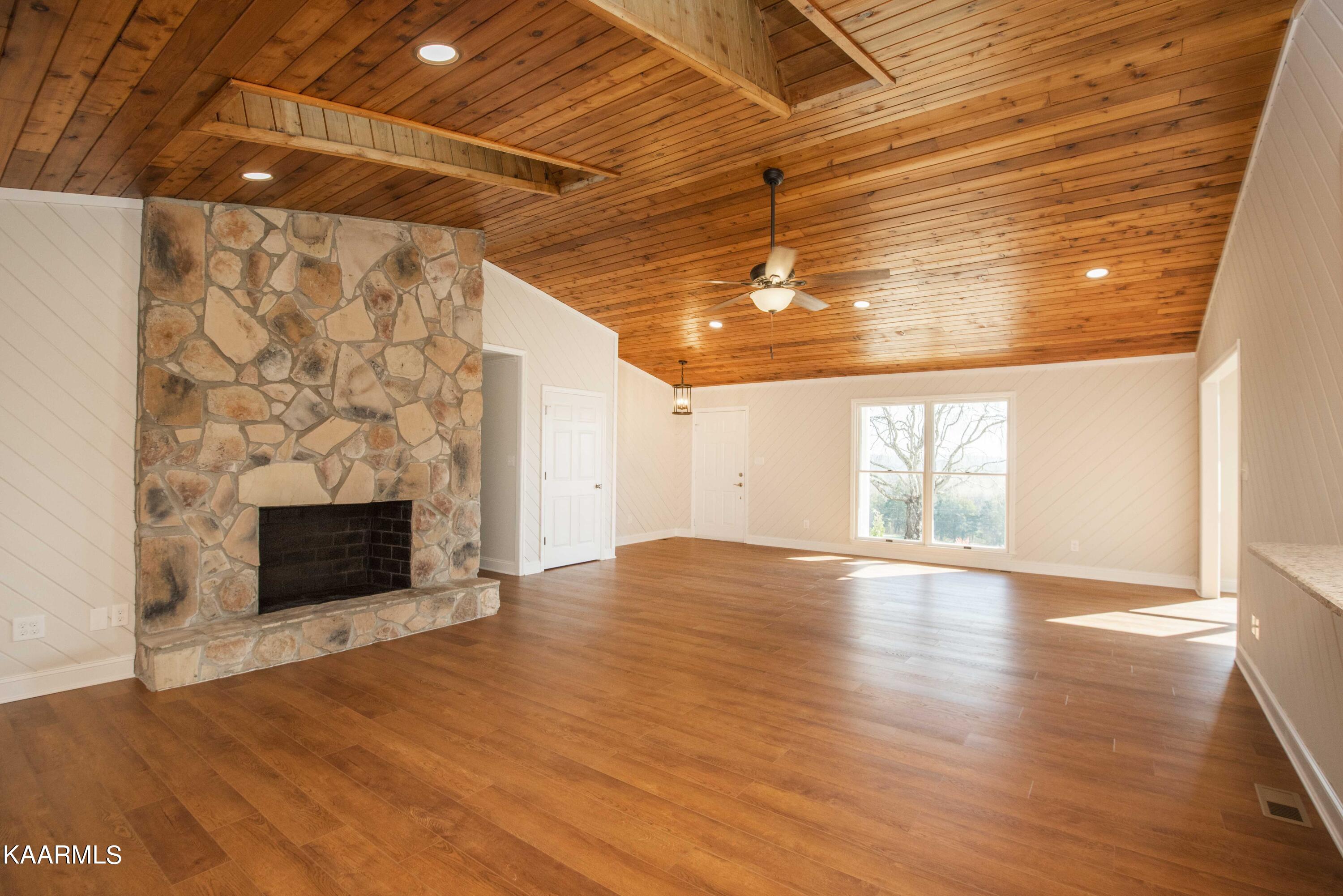 8107 Coppock Road Corryton, TN 37721 - Photo 6 of 50 living 6_1