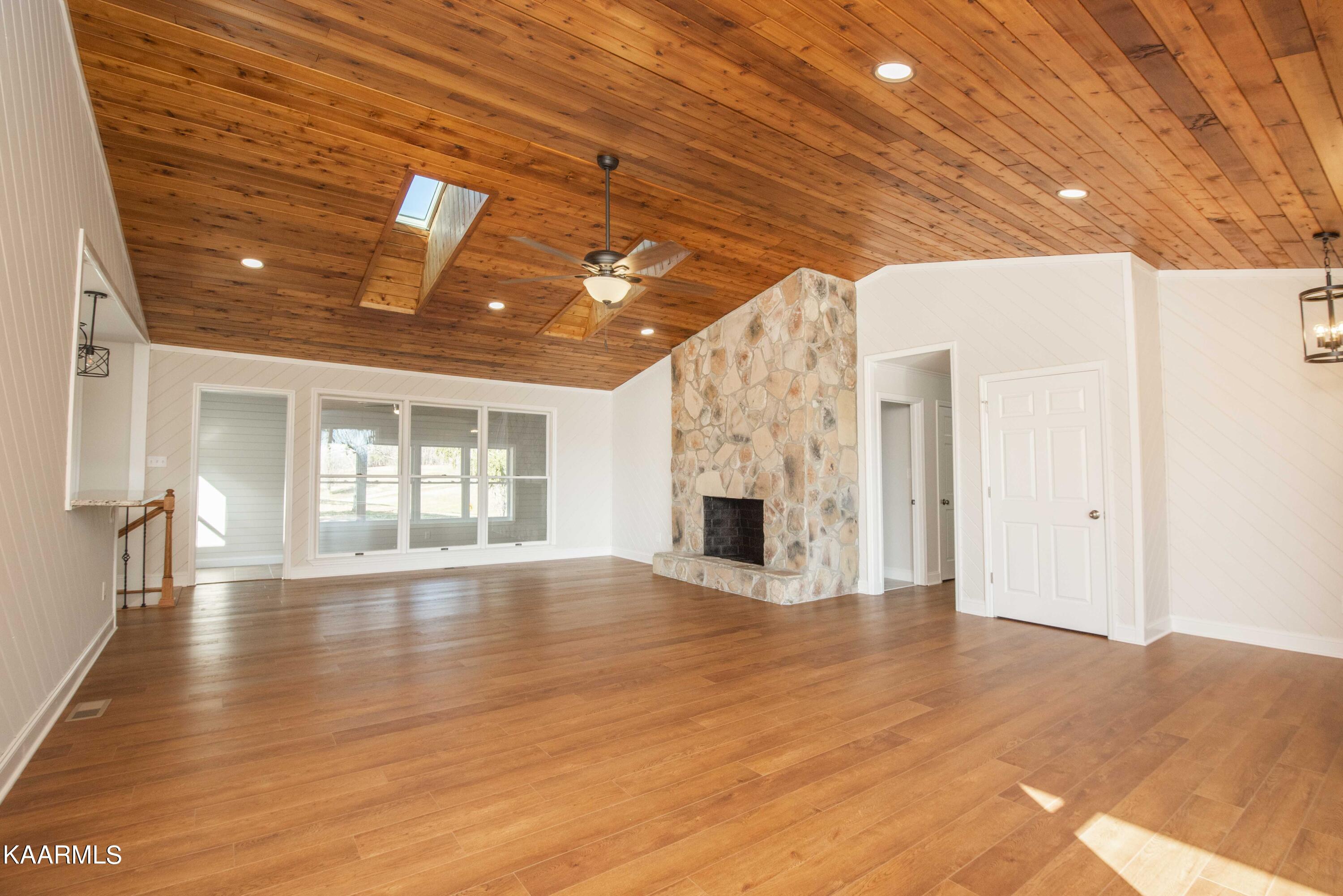 8107 Coppock Road Corryton, TN 37721 - Photo 8 of 50 living 1_1