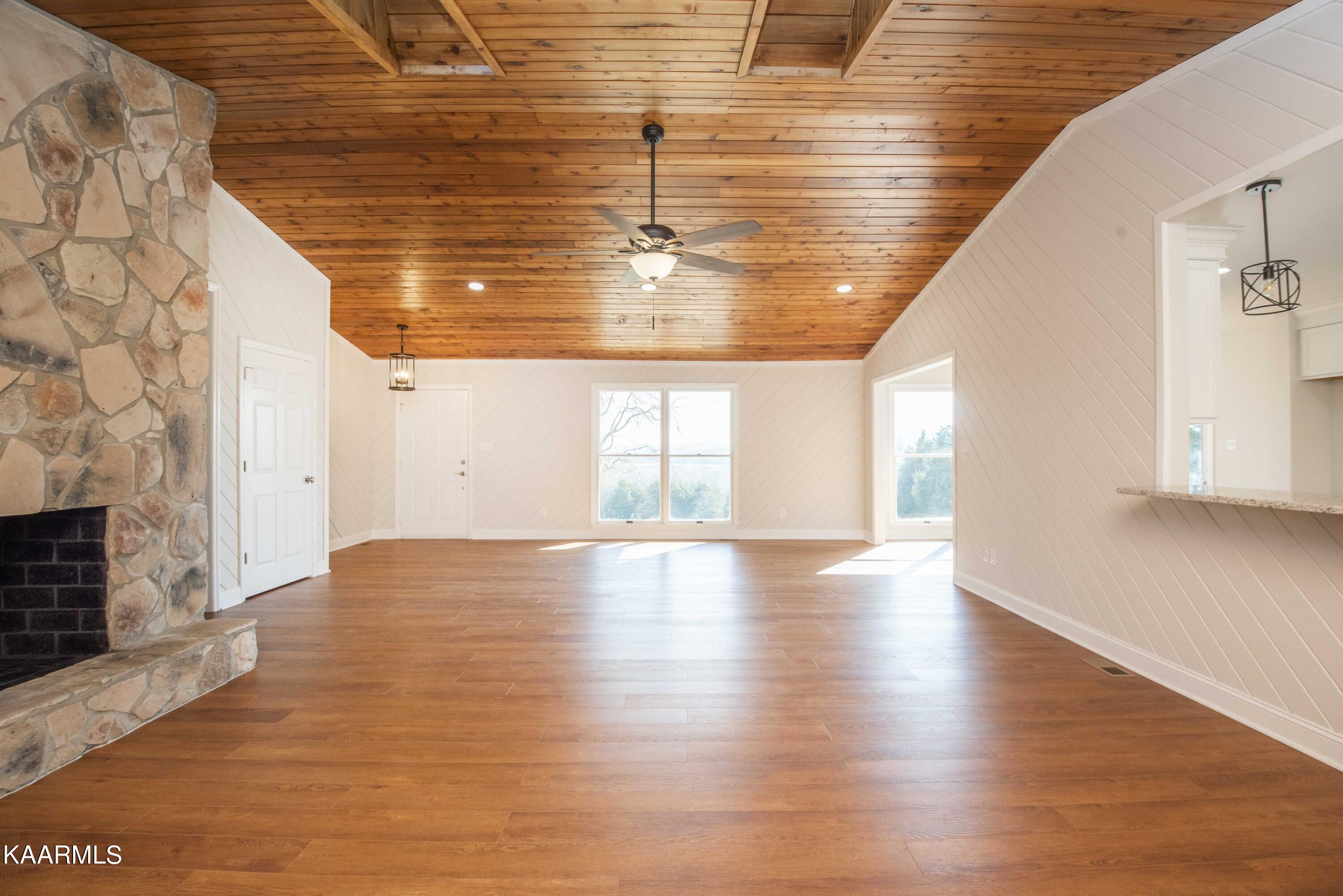 8107 Coppock Road Corryton, TN 37721 - Photo 9 of 50 living 4_1