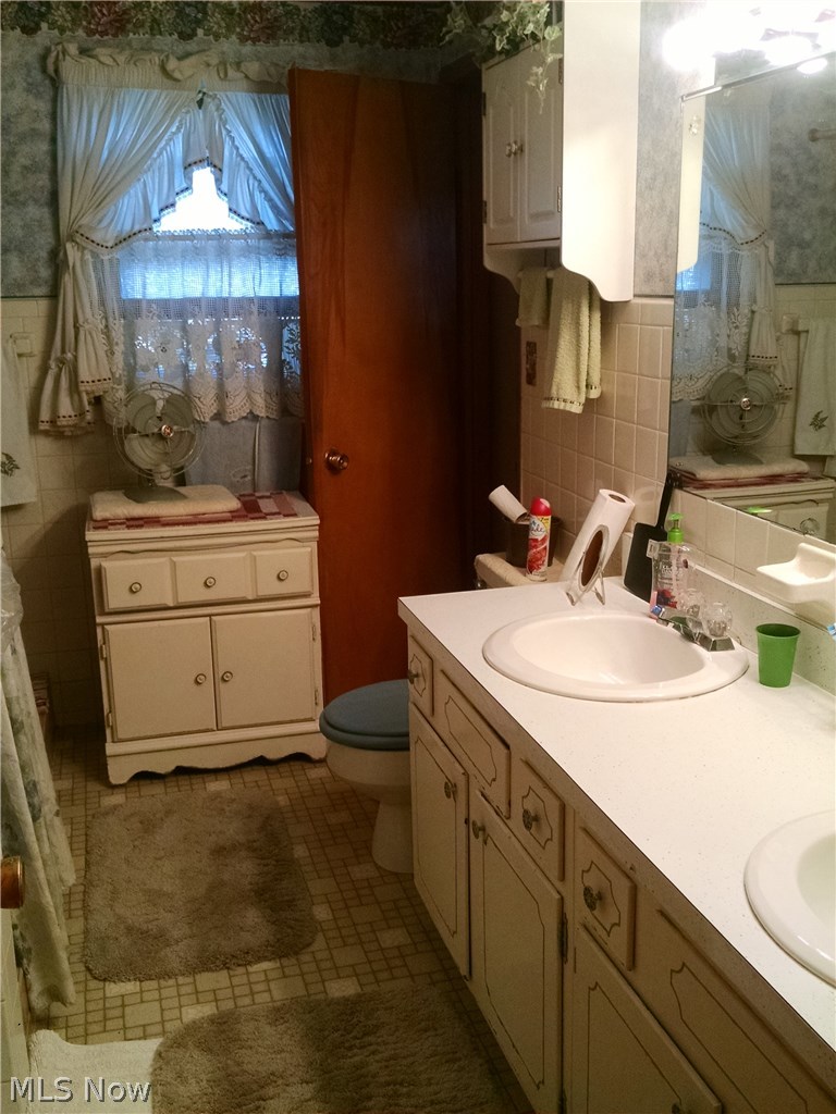2244 Center Road Avon, OH 44011 - Photo 9 of 15 Gallery Image 9
