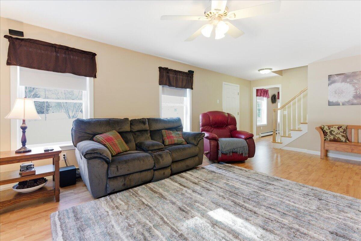 371 Maquoit Road Brunswick, ME 04011 - Photo 30 of 107 060-371 Maquoit Rd_Brunswick_ME-48