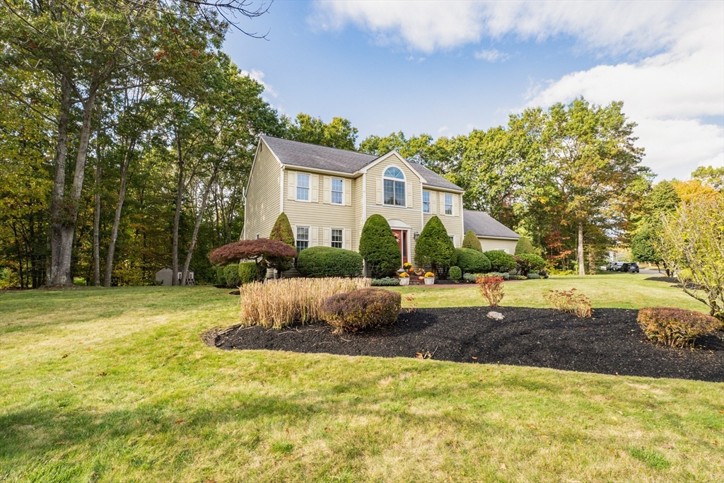 4 Plantation Road Mansfield, MA 02048 - Photo 3 of 42 Gallery Image 3