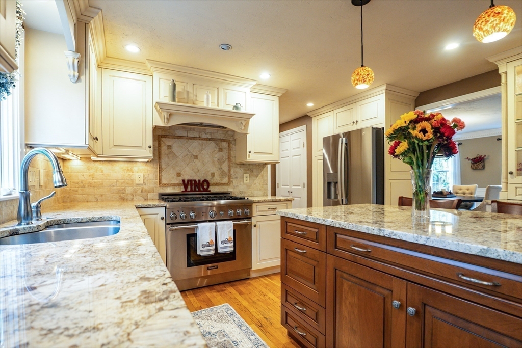 4 Plantation Road Mansfield, MA 02048 - Photo 5 of 42 Gallery Image 5