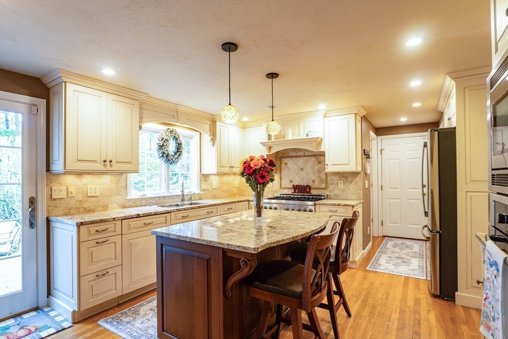 4 Plantation Road Mansfield, MA 02048 - Photo 6 of 42 Gallery Image 6