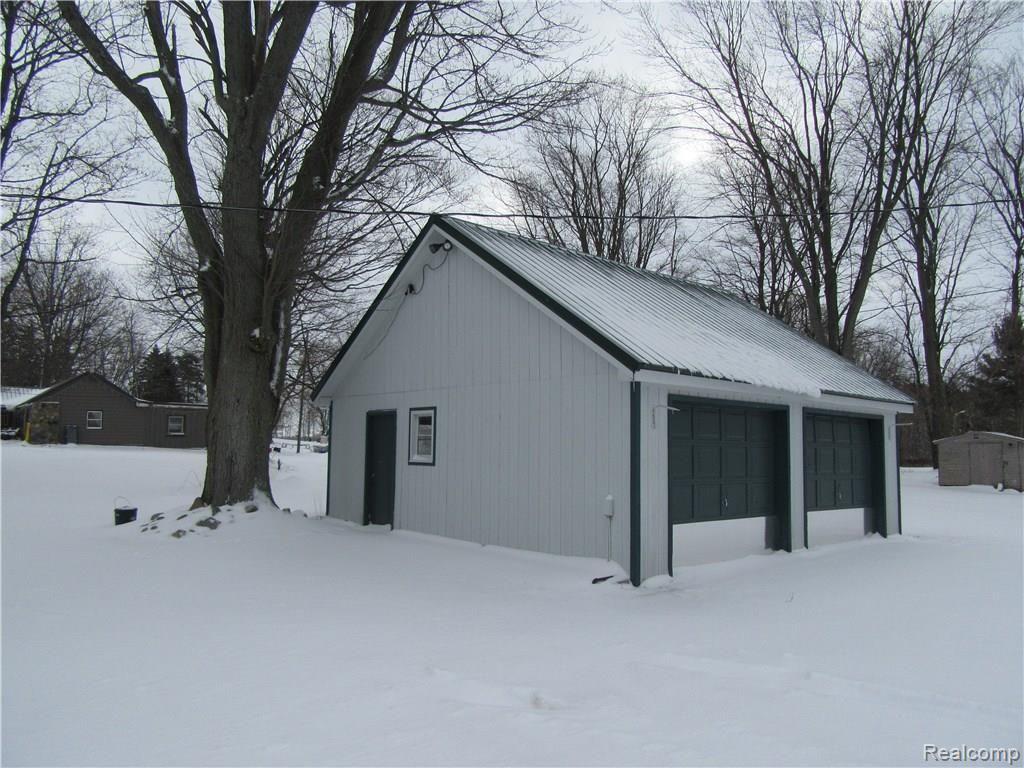 4904 Main Street Applegate, MI 48401 - Photo 9 of 39 IMG_7324.JPG
