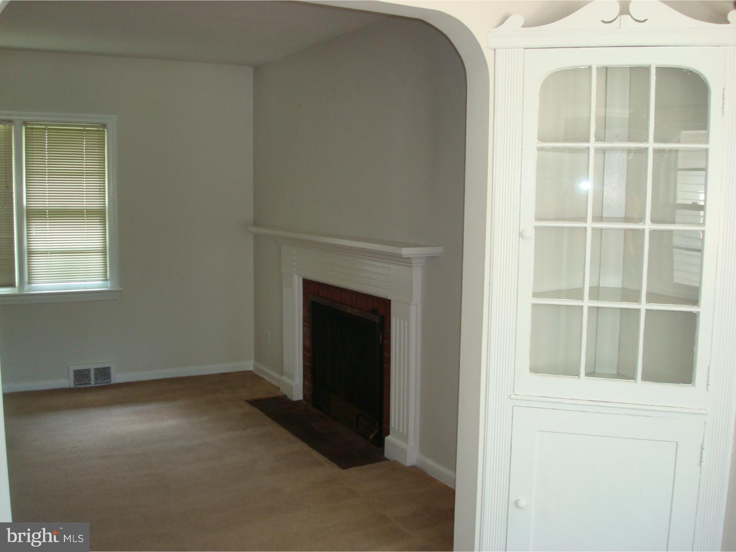 1868 Pennington Road Ewing, NJ 08638 - Photo 5 of 10 Living Room