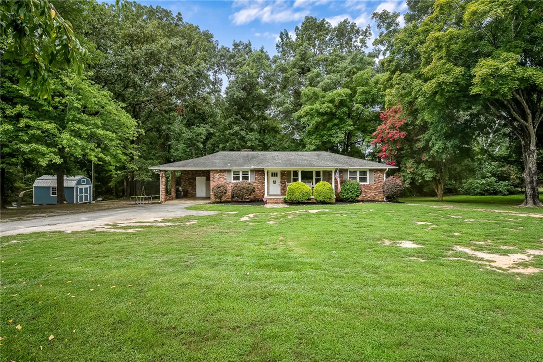 518 Docheno Road Belton, SC 29627 - Photo 2 of 36