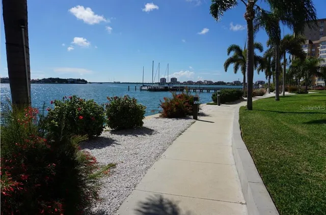 $3,000 | 4900 Brittany Drive South, Unit 1812, St. Petersburg, FL 33715