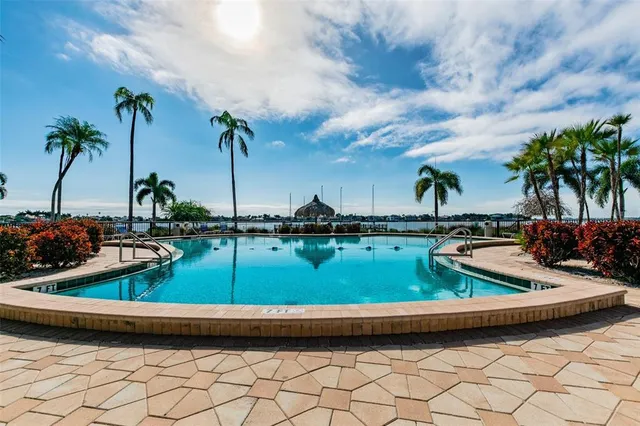 $3,000 | 4900 Brittany Drive South, Unit 1812, St. Petersburg, FL 33715