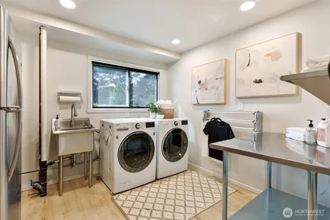 $1,650,000 | 10960 39th Avenue Southwest, Seattle, WA 98146