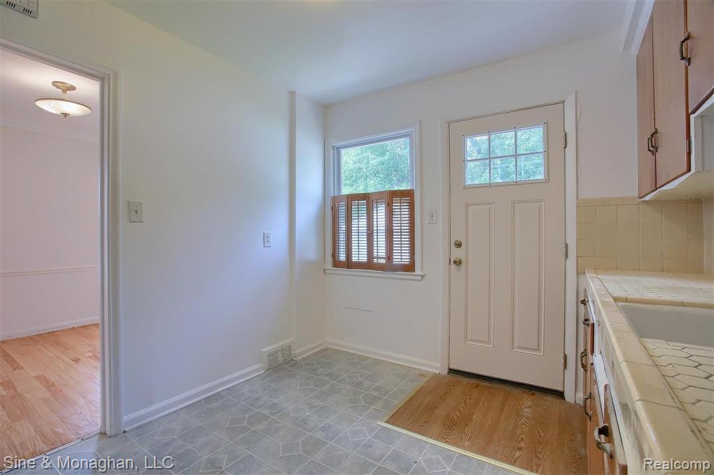22200 Moross Road Grosse Pointe, MI 48236 - Photo 7 of 25