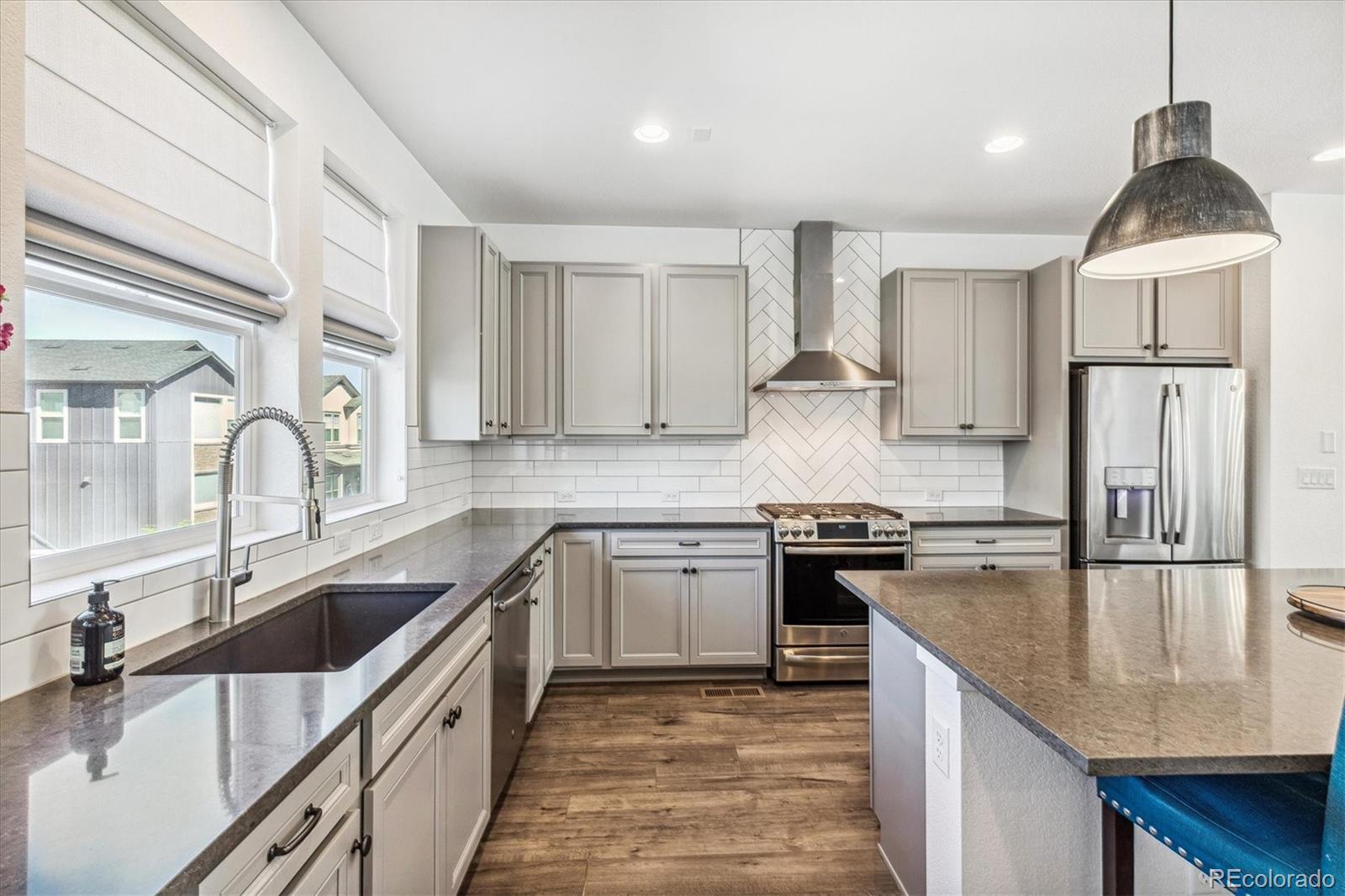 8899 Delacorte Street Highlands Ranch, CO 80129 - Photo 12 of 40 Gallery Image 12