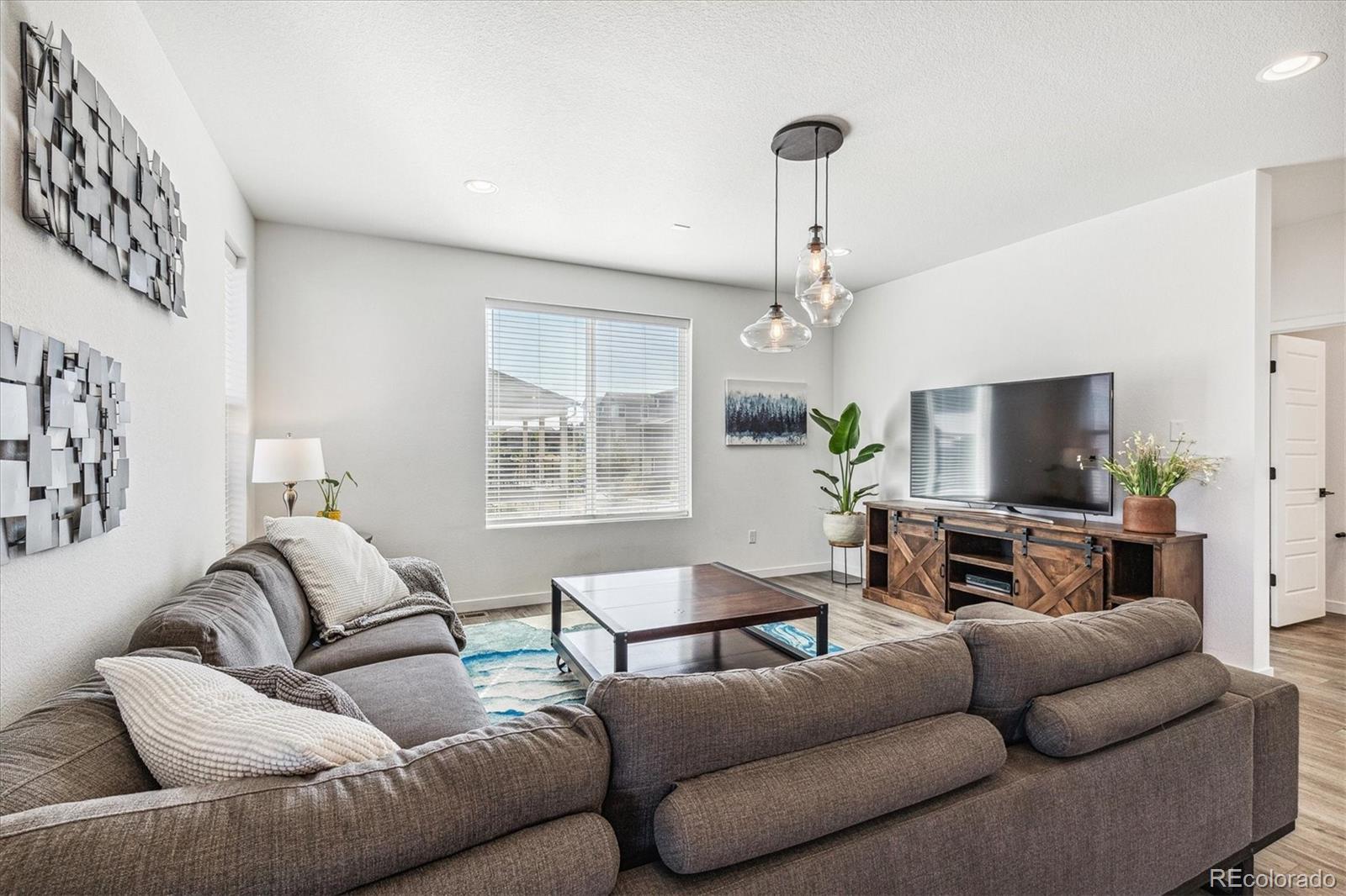 8899 Delacorte Street Highlands Ranch, CO 80129 - Photo 18 of 40 Gallery Image 18