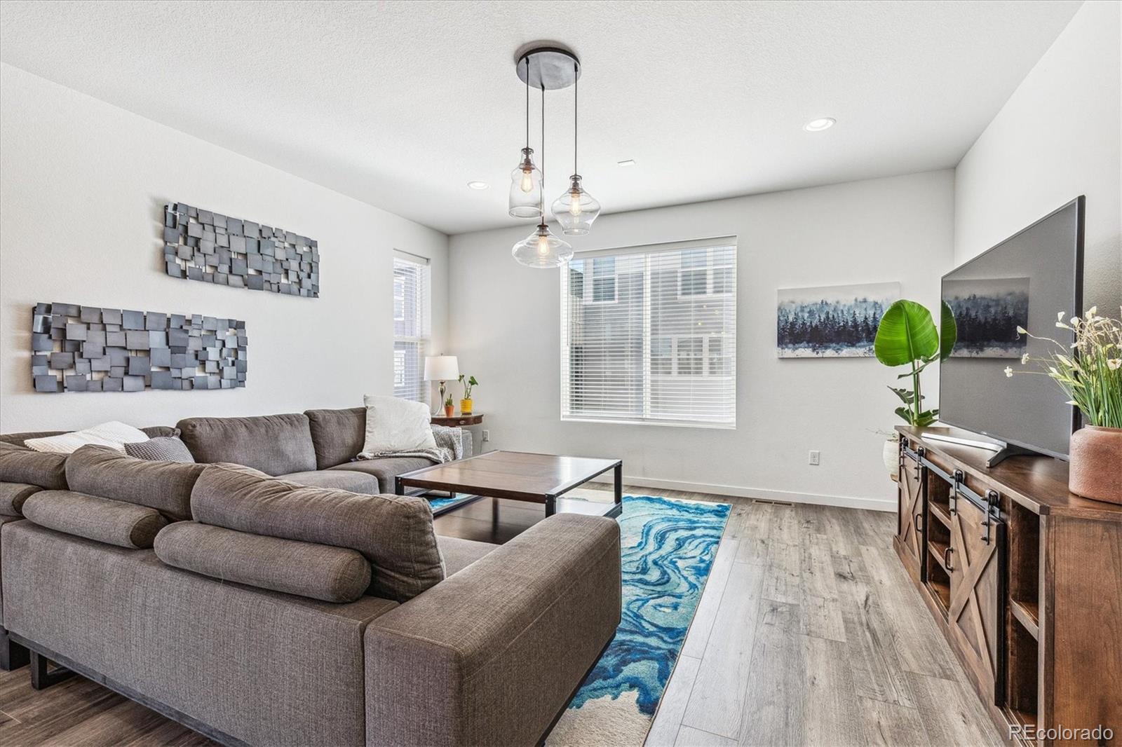 8899 Delacorte Street Highlands Ranch, CO 80129 - Photo 4 of 40 Gallery Image 4