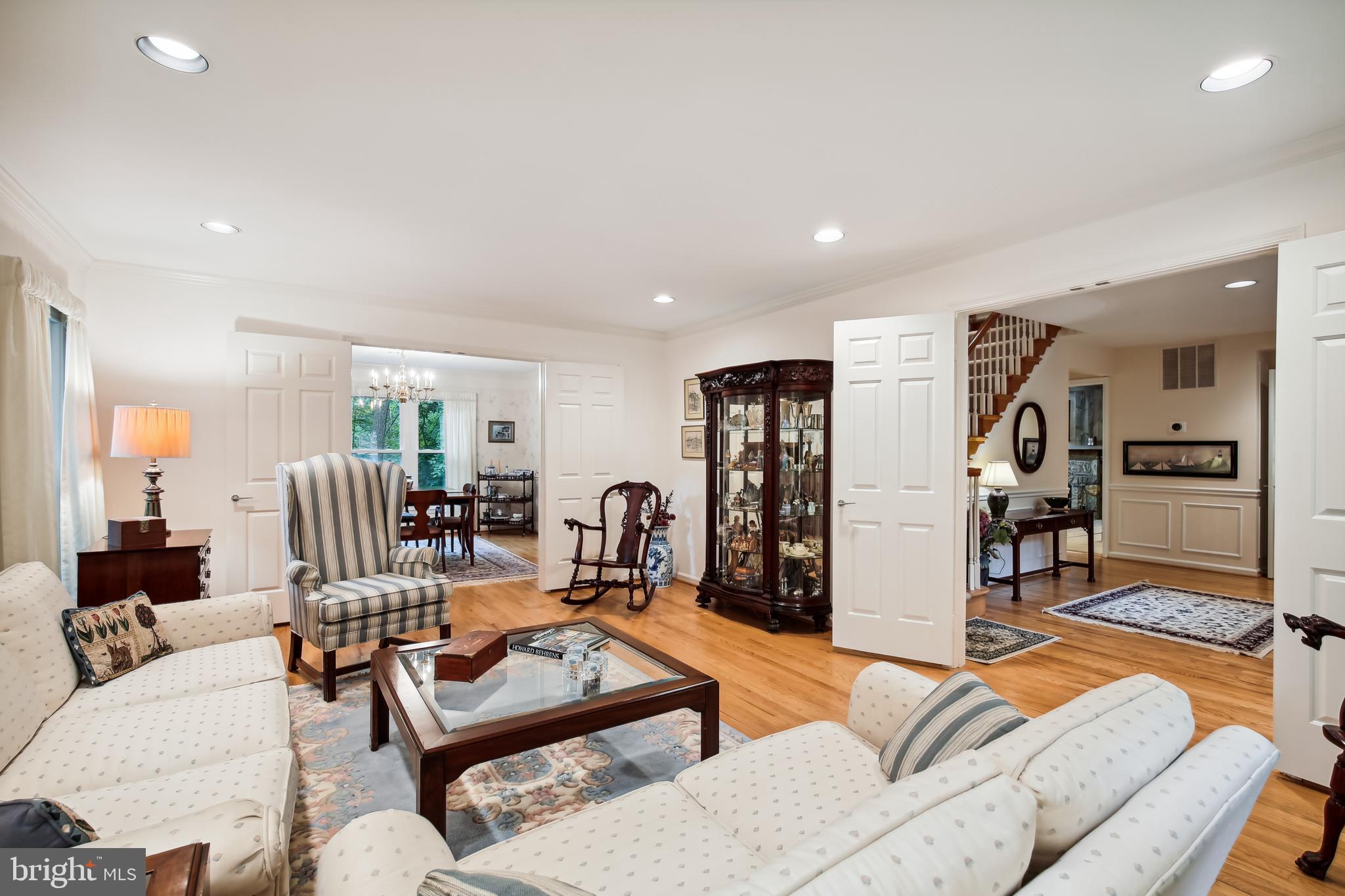 9633 Reach Road Potomac, MD 20854 - Photo 11 of 69 Living Room