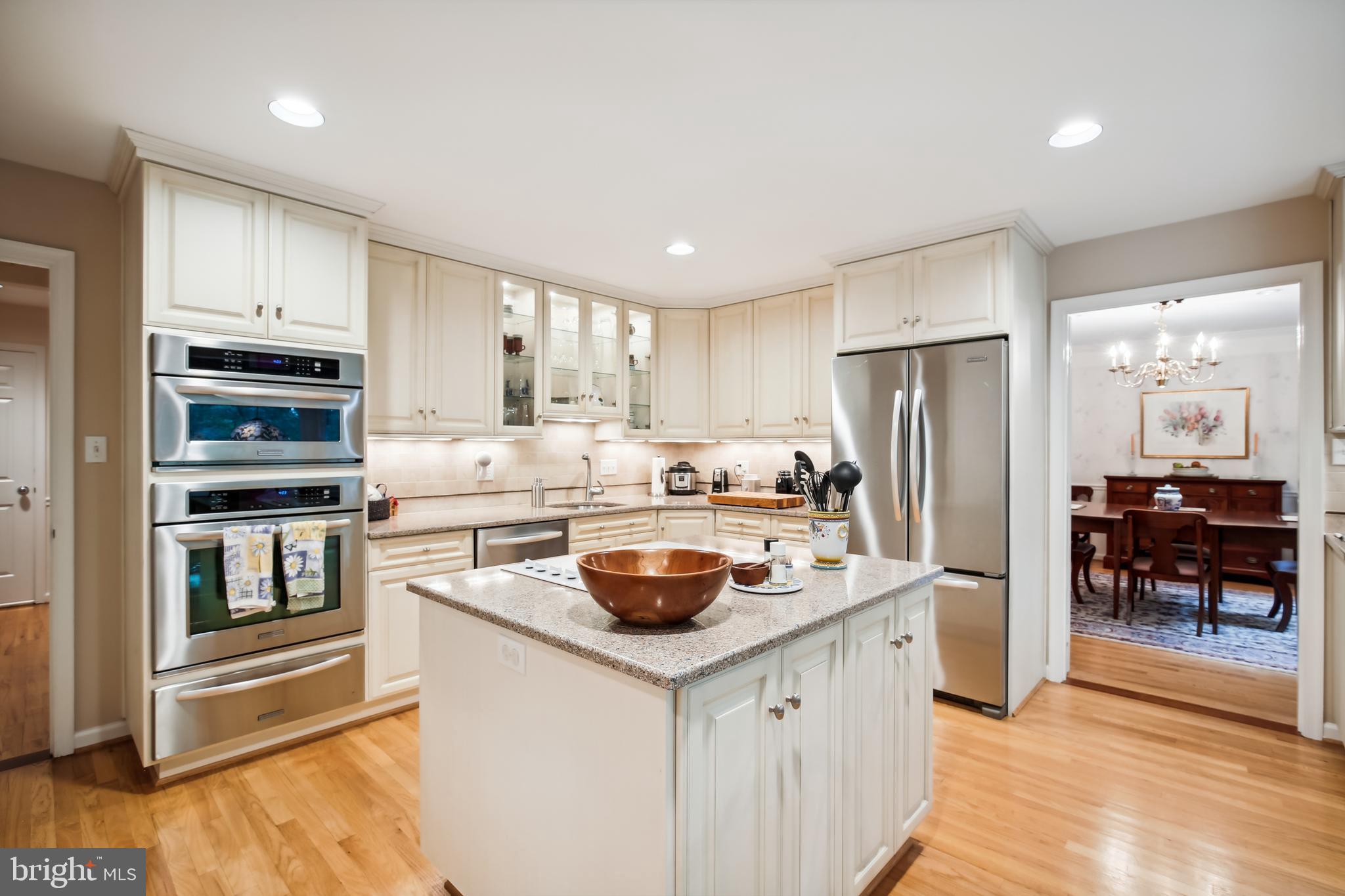 9633 Reach Road Potomac, MD 20854 - Photo 16 of 69 Updated Kitchen
