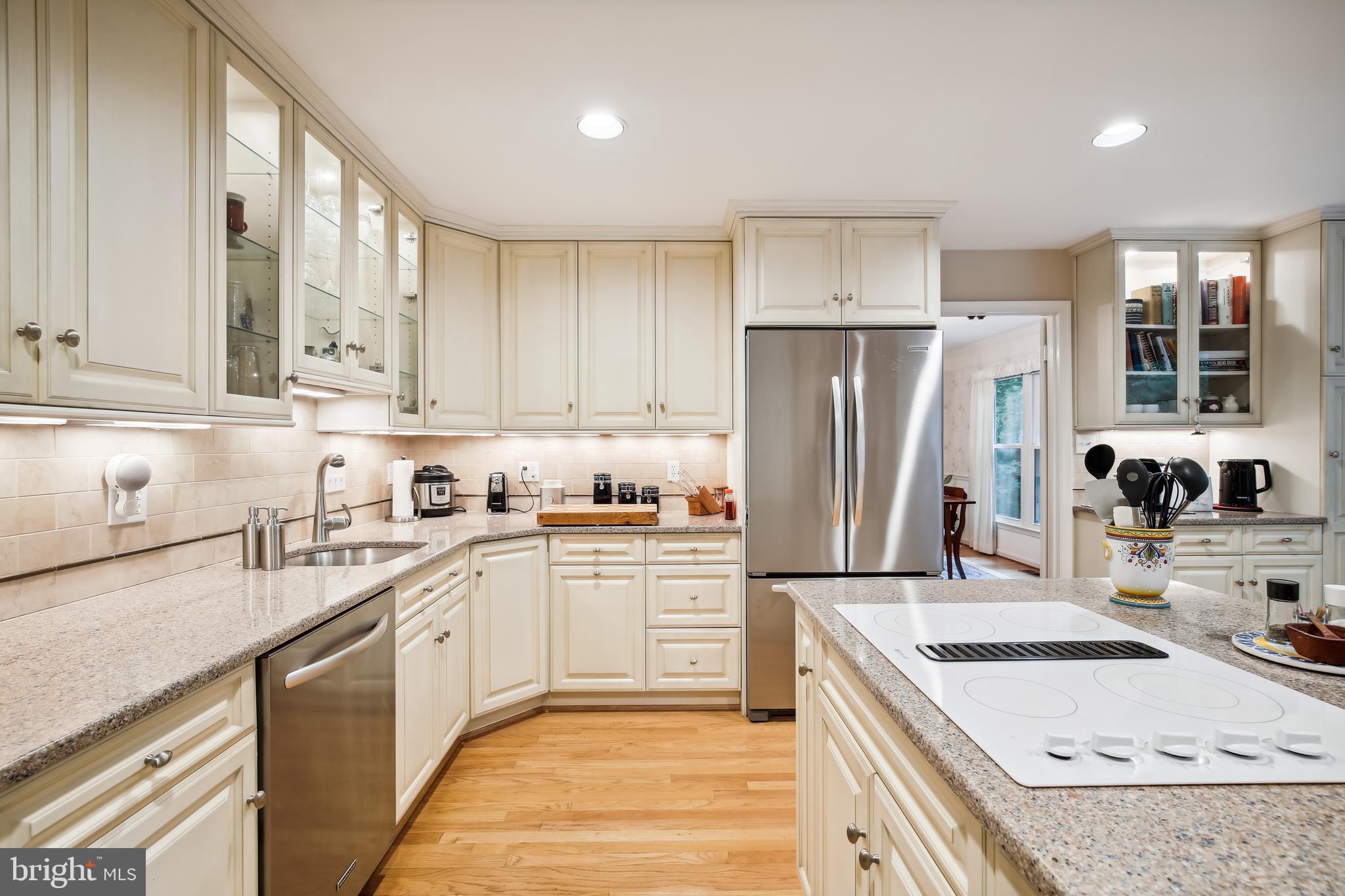 9633 Reach Road Potomac, MD 20854 - Photo 17 of 69 Stainless appliances