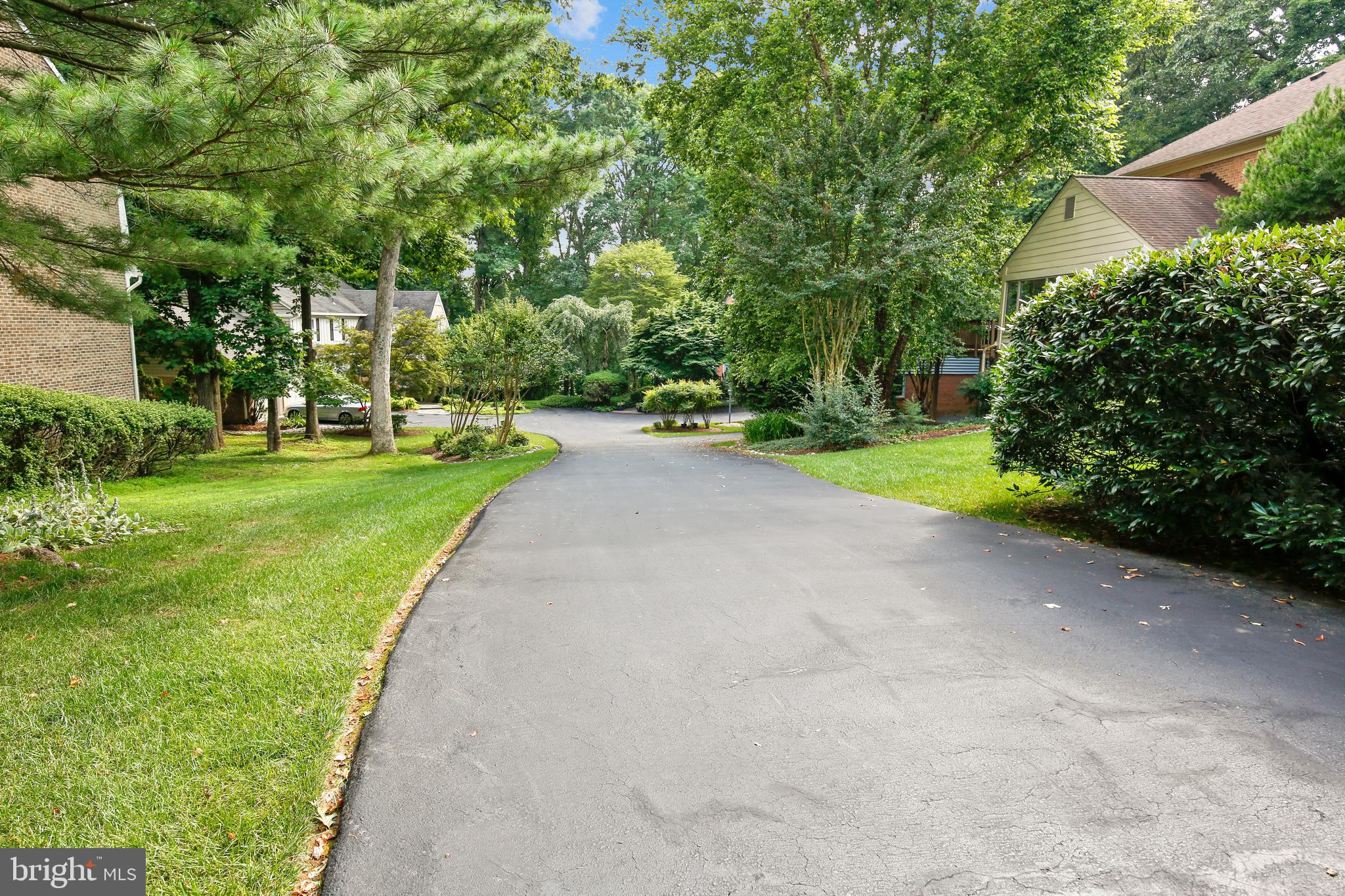 9633 Reach Road Potomac, MD 20854 - Photo 8 of 69 Shared Driveway