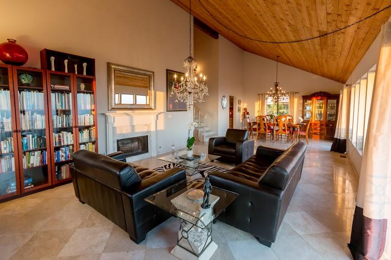 946 Cheltenham Road Santa Barbara, CA 93105 - Photo 12 of 29 Travertine Floors