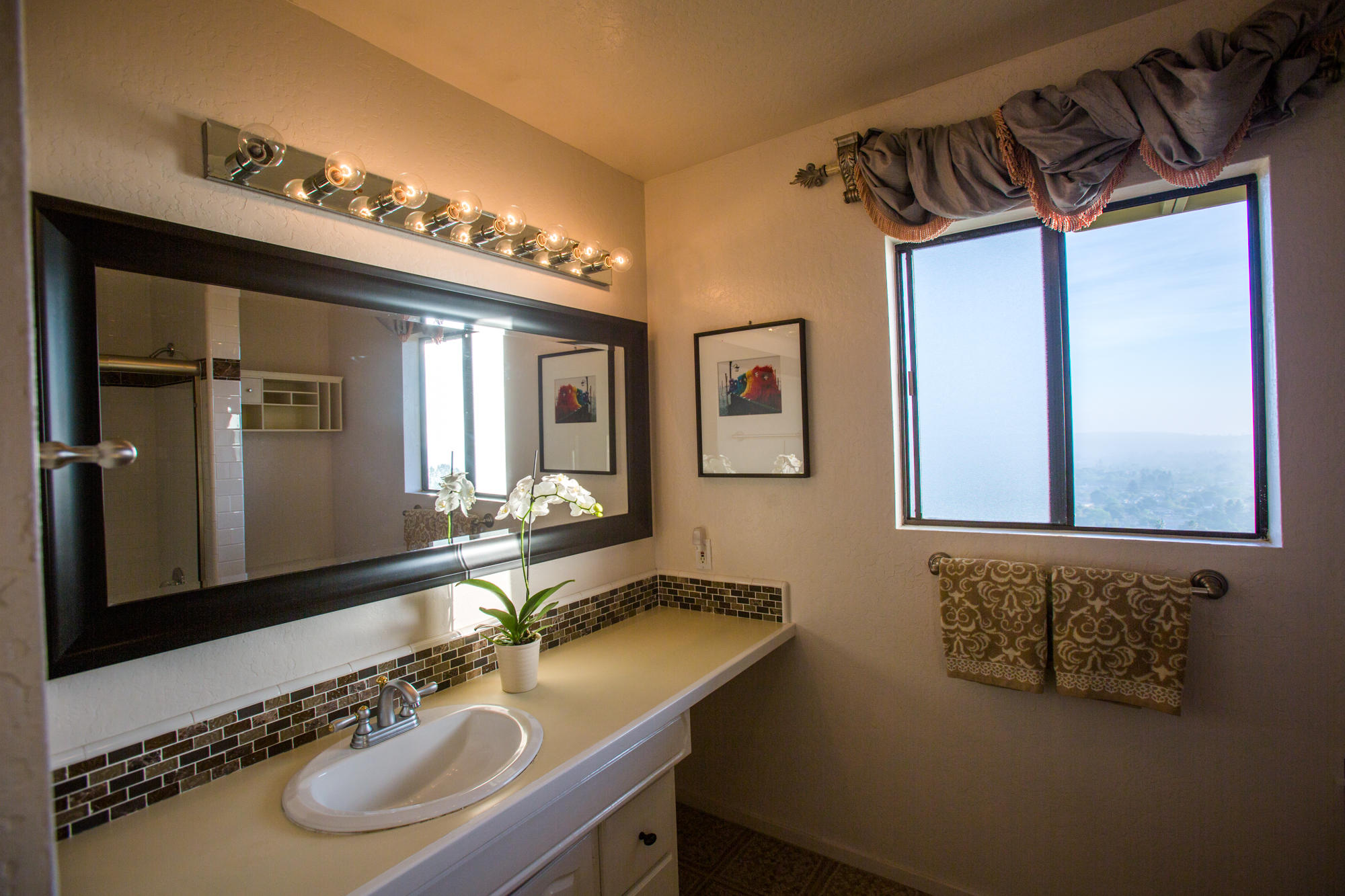 946 Cheltenham Road Santa Barbara, CA 93105 - Photo 21 of 29 Second Bath