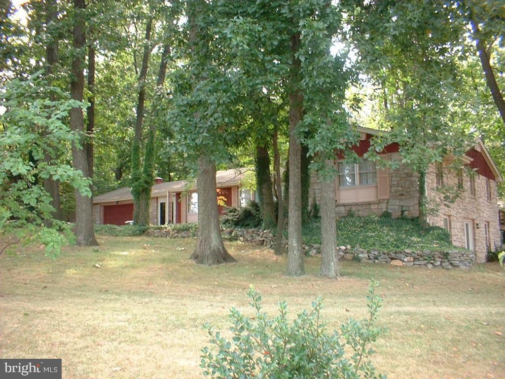 20 Red Oak Drive Lititz, PA 17543 - Photo 1 of 9 Gallery Image 1