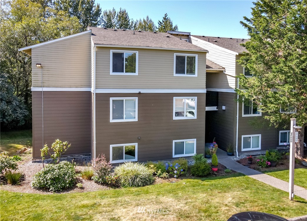820 East Cady Road, Unit J301 Everett, WA 98203 - Photo 1 of 30 Gallery Image 1
