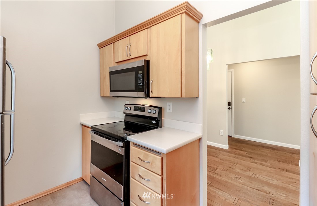 820 East Cady Road, Unit J301 Everett, WA 98203 - Photo 12 of 30 Gallery Image 12