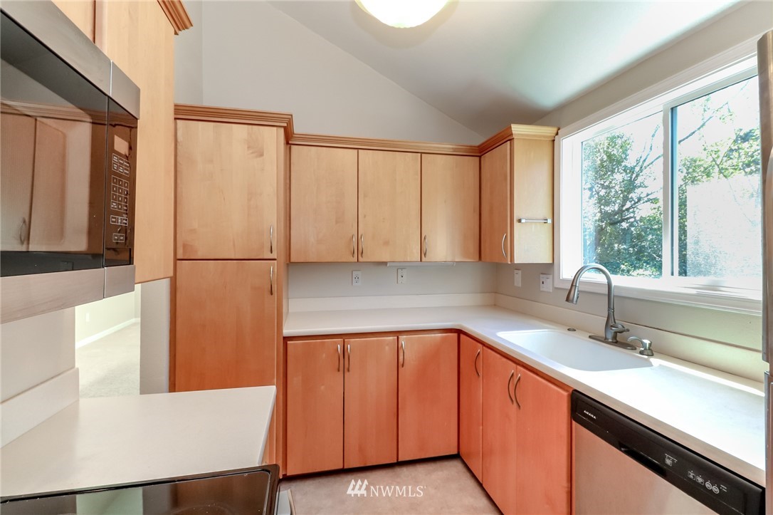820 East Cady Road, Unit J301 Everett, WA 98203 - Photo 13 of 30 Gallery Image 13