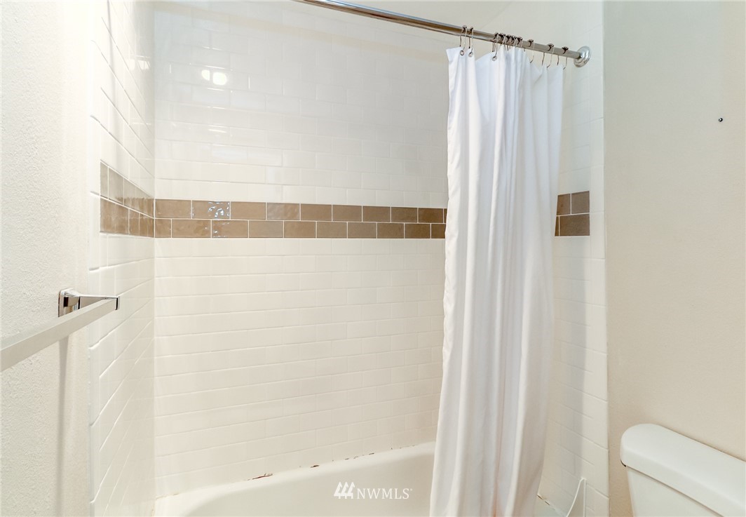 820 East Cady Road, Unit J301 Everett, WA 98203 - Photo 19 of 30 Gallery Image 19