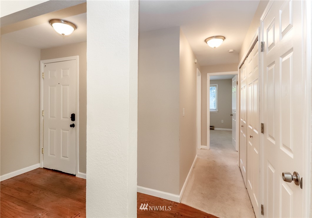 820 East Cady Road, Unit J301 Everett, WA 98203 - Photo 5 of 30 Gallery Image 5
