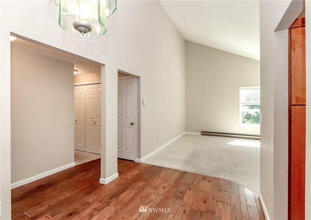 820 East Cady Road, Unit J301 Everett, WA 98203 - Photo 6 of 30 Gallery Image 6