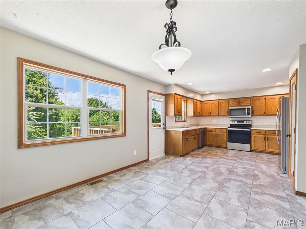 24625 Spencer Road Waynesville, MO 65583 - Photo 12 of 89