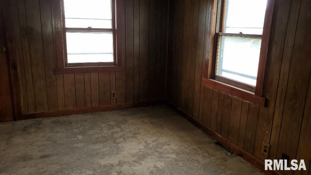 159 North Ave F Canton, IL 61520 - Photo 14 of 22