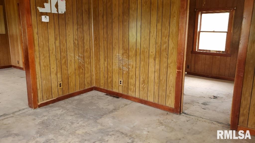 159 North Ave F Canton, IL 61520 - Photo 15 of 22