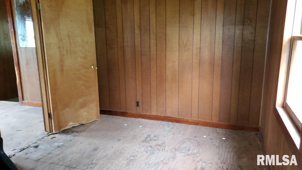 159 North Ave F Canton, IL 61520 - Photo 9 of 22