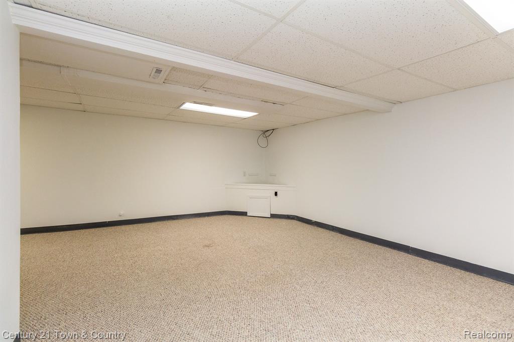 562 Lockport Road Rochester, MI 48307 - Photo 30 of 38