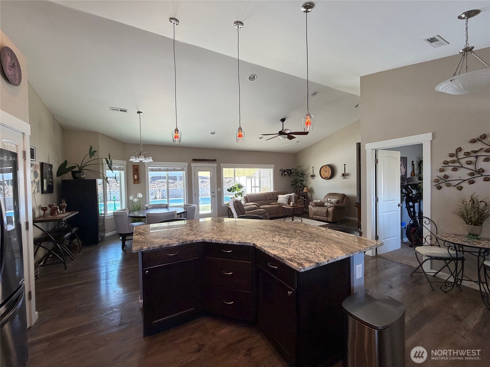 522 Adobe Way Selah, WA 98942 - Photo 11 of 34