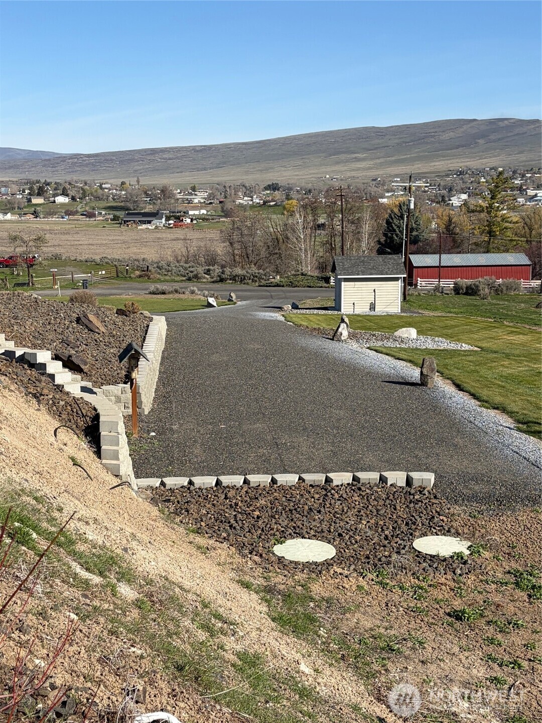 522 Adobe Way Selah, WA 98942 - Photo 6 of 34