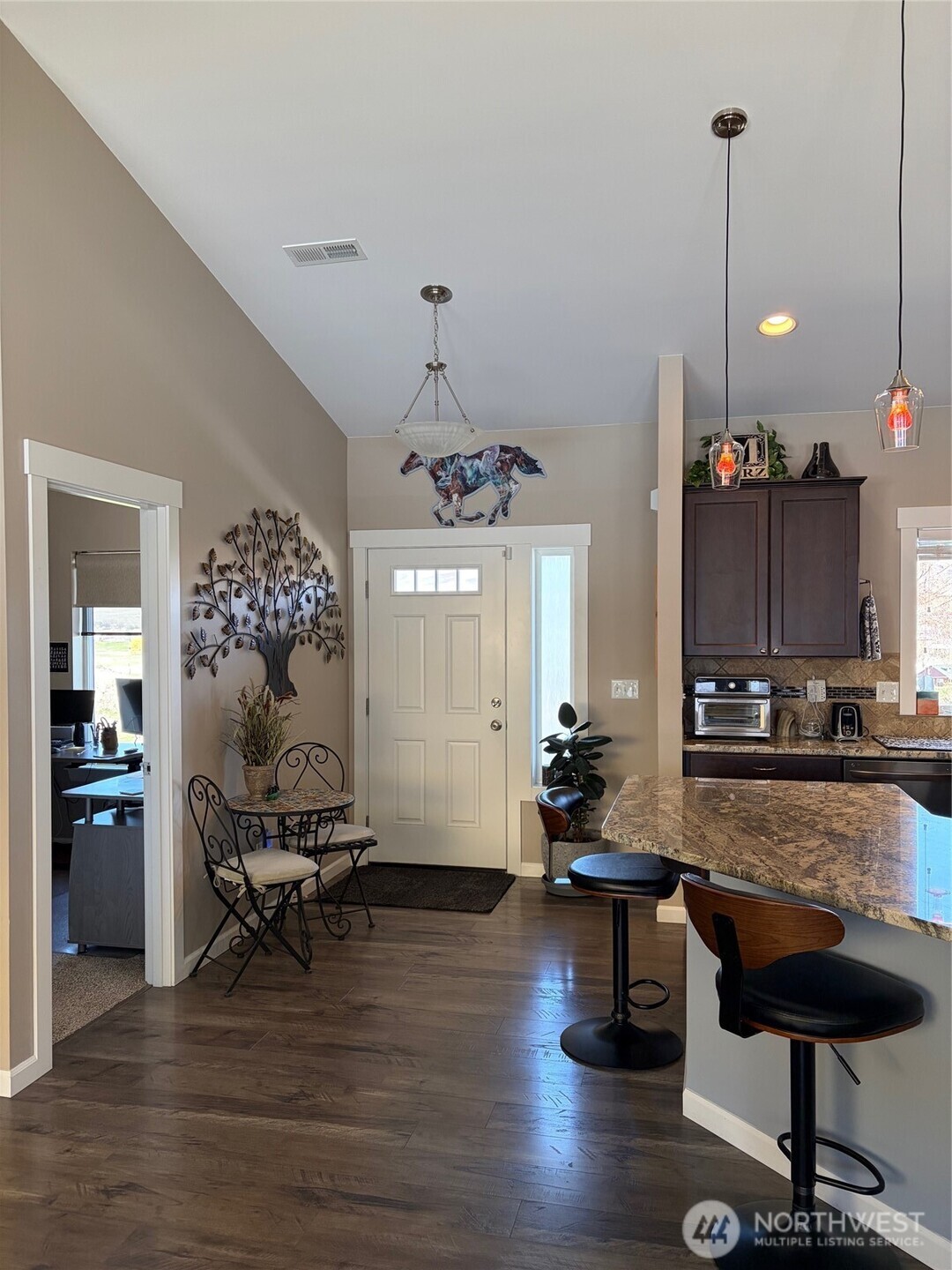 522 Adobe Way Selah, WA 98942 - Photo 7 of 34