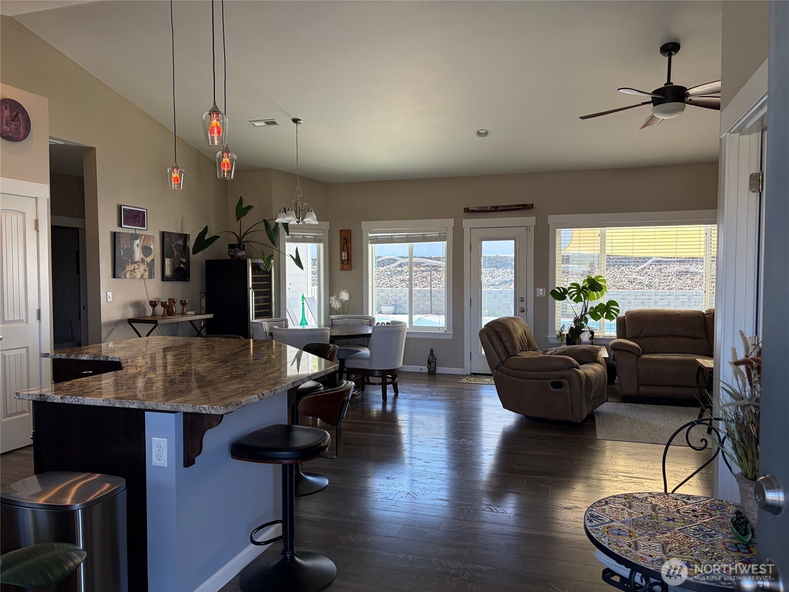 522 Adobe Way Selah, WA 98942 - Photo 8 of 34