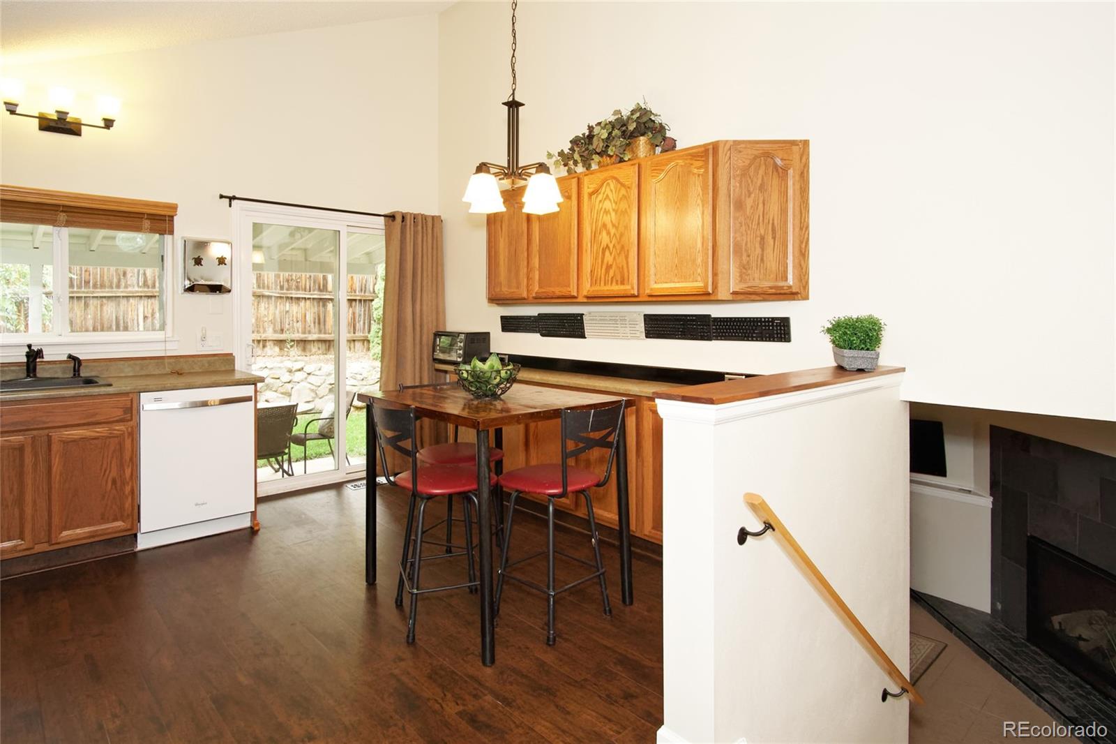 593 Longfellow Lane Highlands Ranch, CO 80126 - Photo 4 of 28 Gallery Image 4