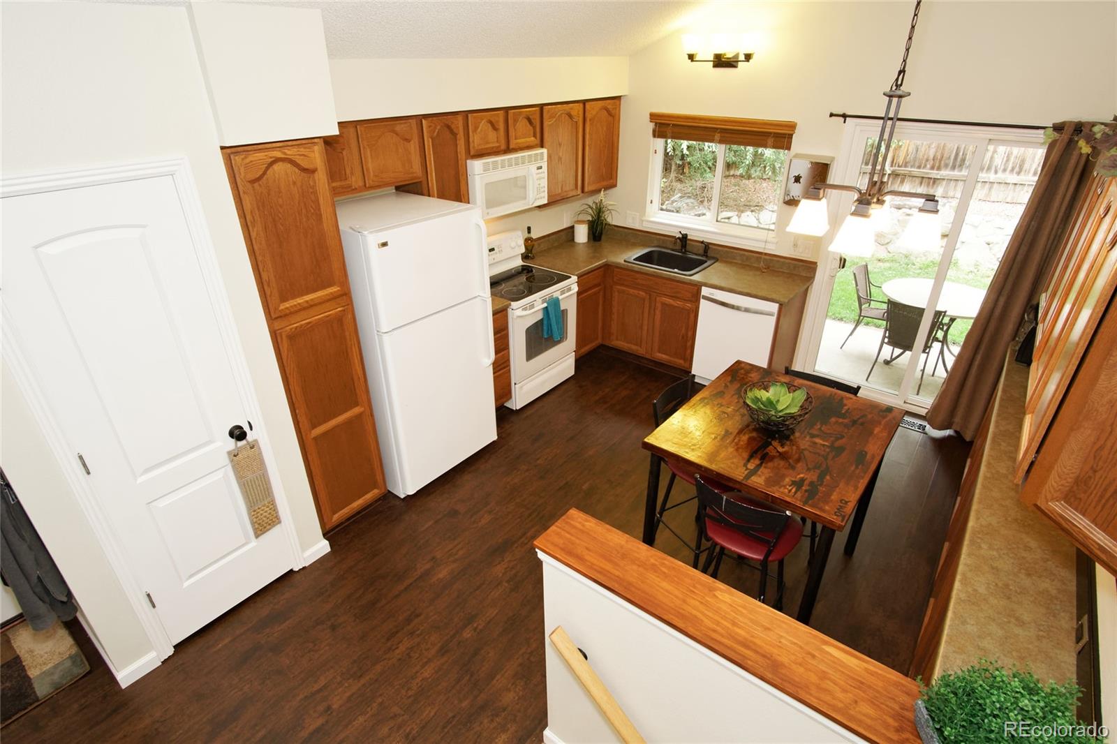 593 Longfellow Lane Highlands Ranch, CO 80126 - Photo 6 of 28 Gallery Image 6